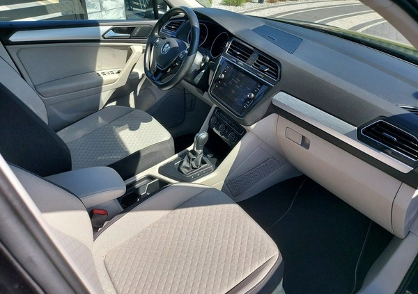 Volkswagen Tiguan cena 94900 przebieg: 102456, rok produkcji 2019 z Małogoszcz małe 106